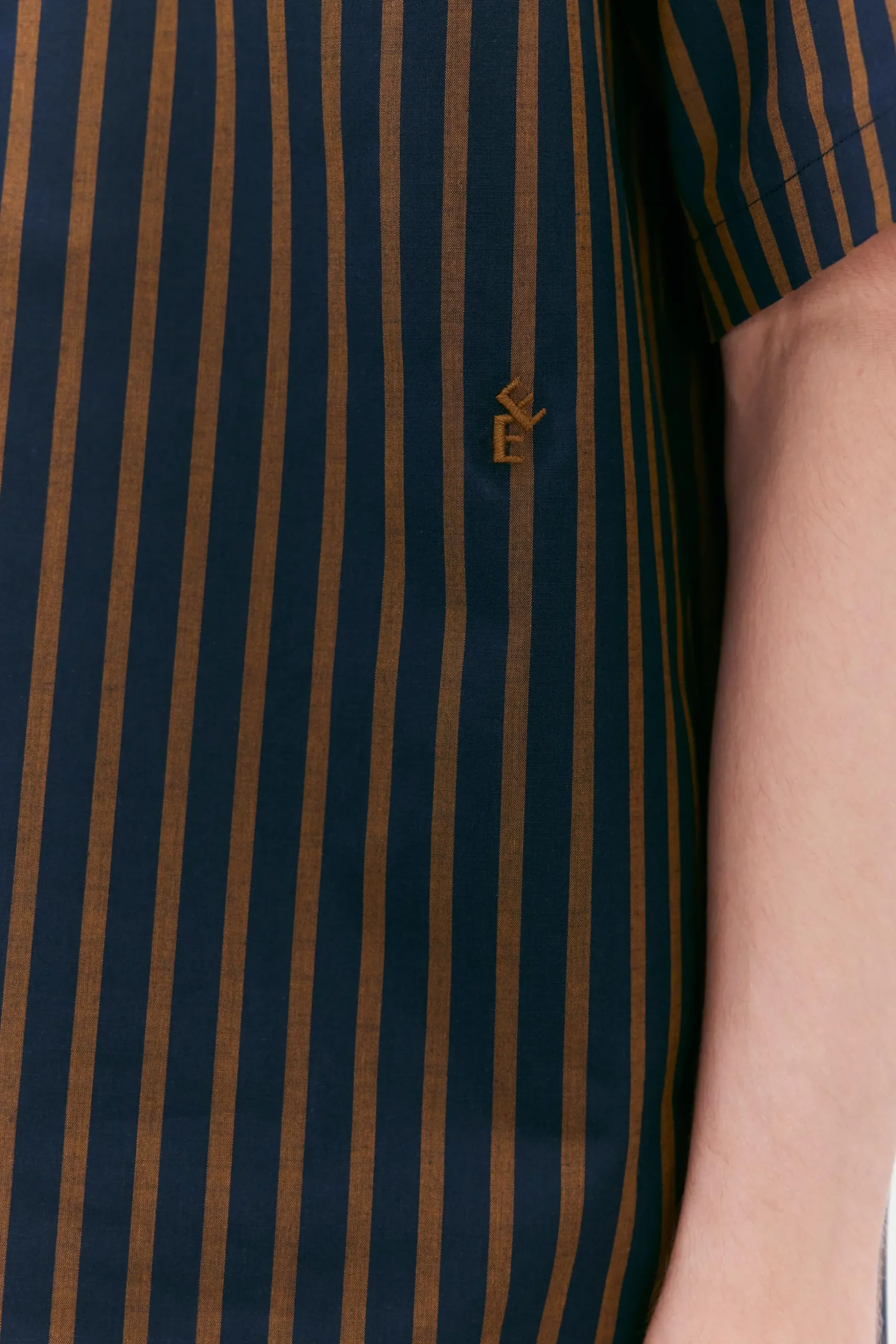 Arve dk navy stripe